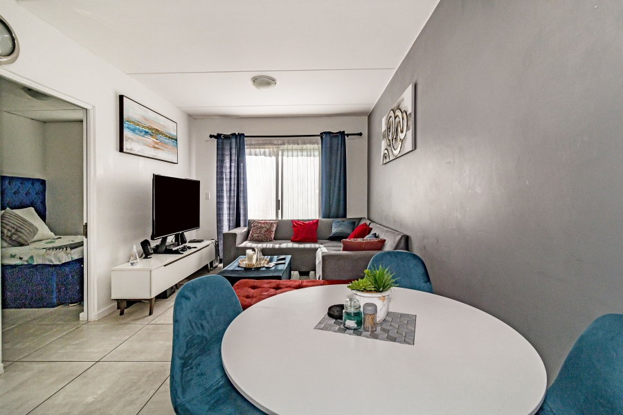 2 Bedroom Property for Sale in Aan de Wijnlanden Western Cape